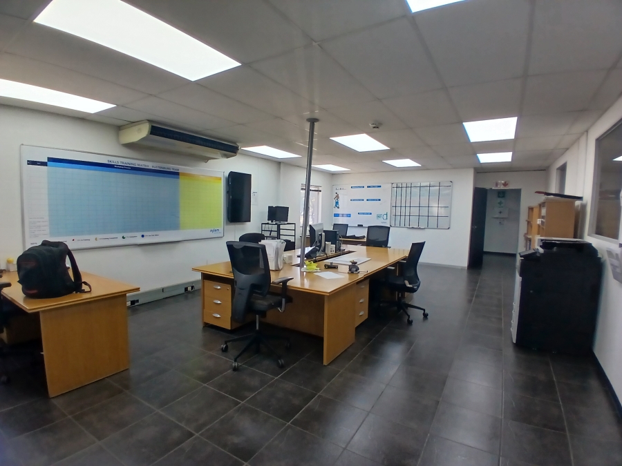 To Let commercial Property for Rent in Oos Einde North West